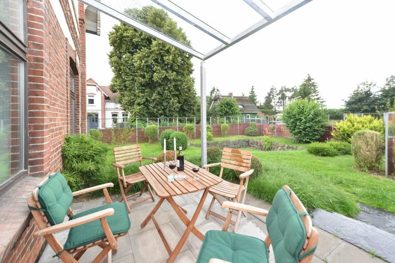 Kanalvilla - Urlaub Am Nord-Ostseekanal - Zwei Ferienwohnungen Im Angebot- Eine Im Dachgeschoss Und Eine Wohnung Mit Garten Sehestedt  Dış mekan fotoğraf