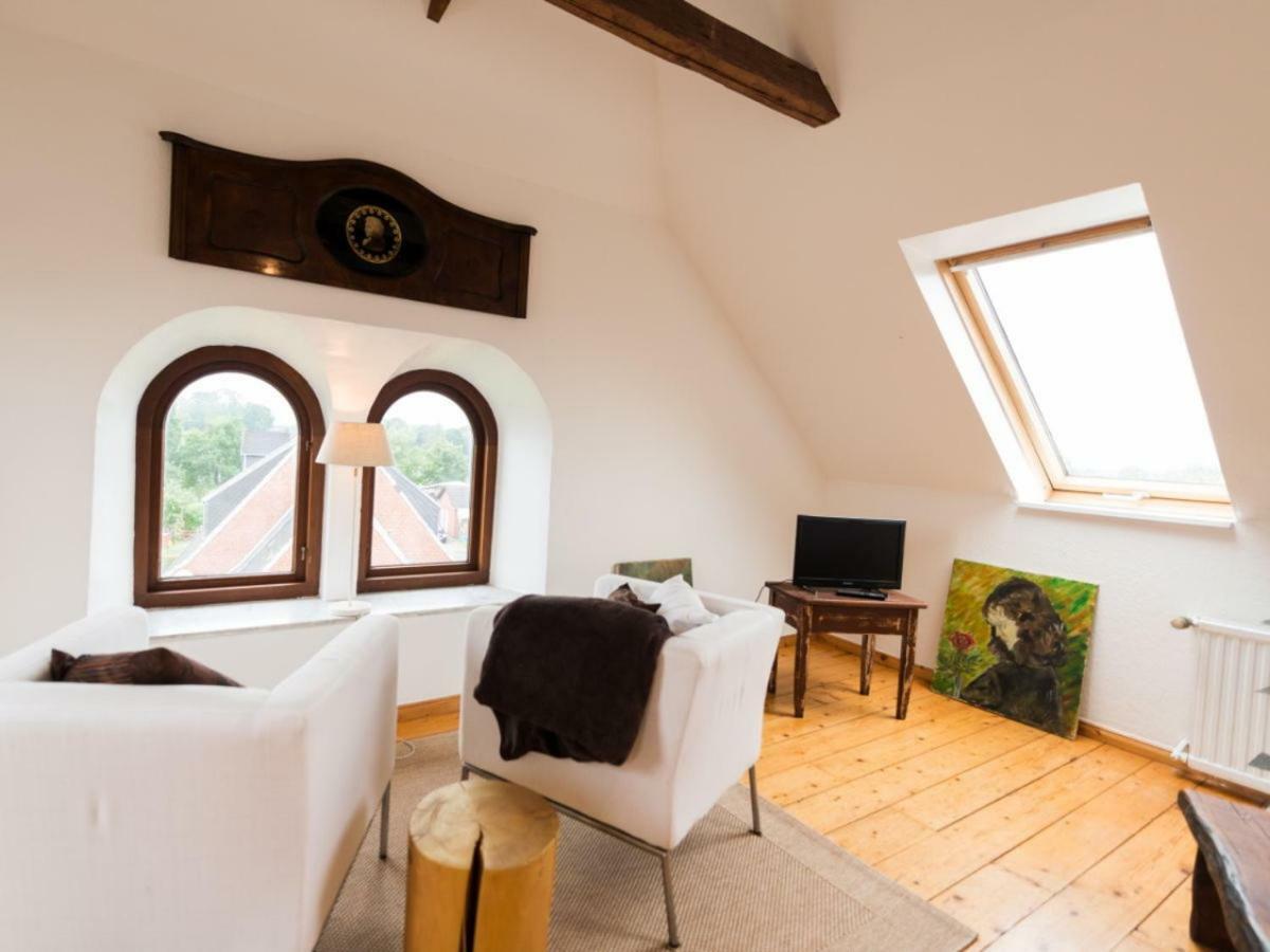 Kanalvilla - Urlaub Am Nord-Ostseekanal - Zwei Ferienwohnungen Im Angebot- Eine Im Dachgeschoss Und Eine Wohnung Mit Garten Sehestedt  Dış mekan fotoğraf
