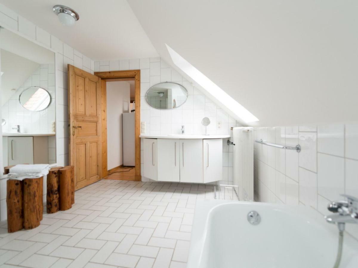Kanalvilla - Urlaub Am Nord-Ostseekanal - Zwei Ferienwohnungen Im Angebot- Eine Im Dachgeschoss Und Eine Wohnung Mit Garten Sehestedt  Dış mekan fotoğraf