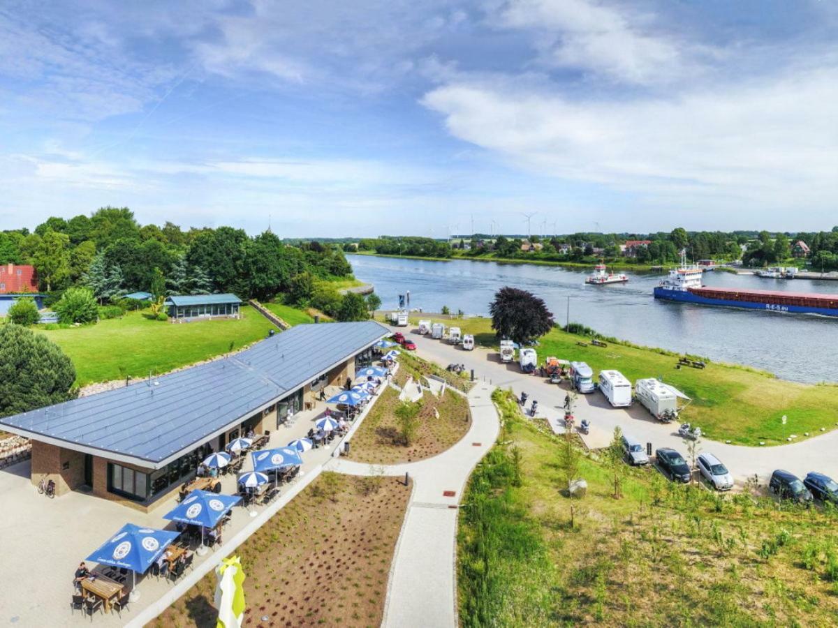 Kanalvilla - Urlaub Am Nord-Ostseekanal - Zwei Ferienwohnungen Im Angebot- Eine Im Dachgeschoss Und Eine Wohnung Mit Garten Sehestedt  Dış mekan fotoğraf